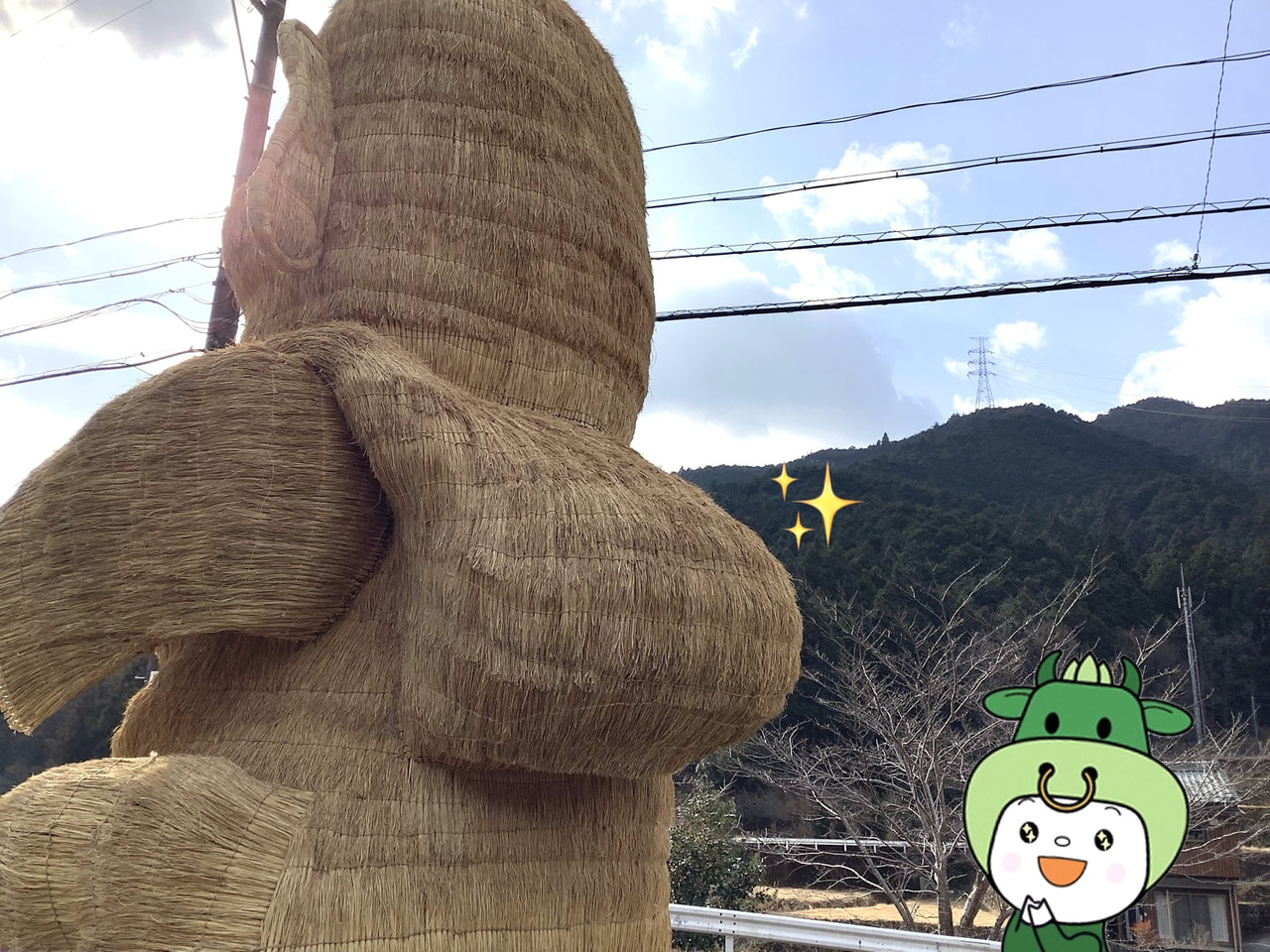 今年は布袋さん！インスタの中の人が「仁柿巨大稲わらモニュメント」の